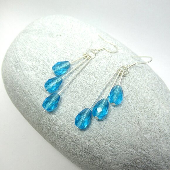 Czech teardrop triple dangle earrings - Picture 1 of 9